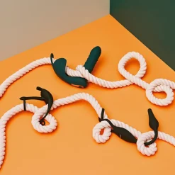 Hot LoversStores Plug & Tug Vibrating Cock Ring Butt Plug